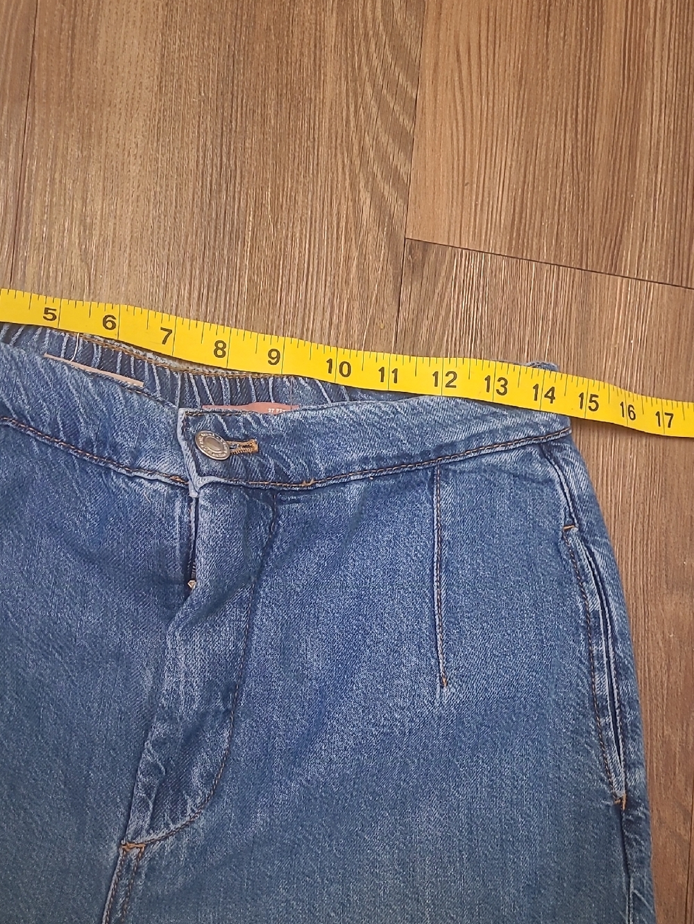 Pilcro Relaxed Wide-Leg Denim Jeans in Light Blue used good - Picture 4 of 12
